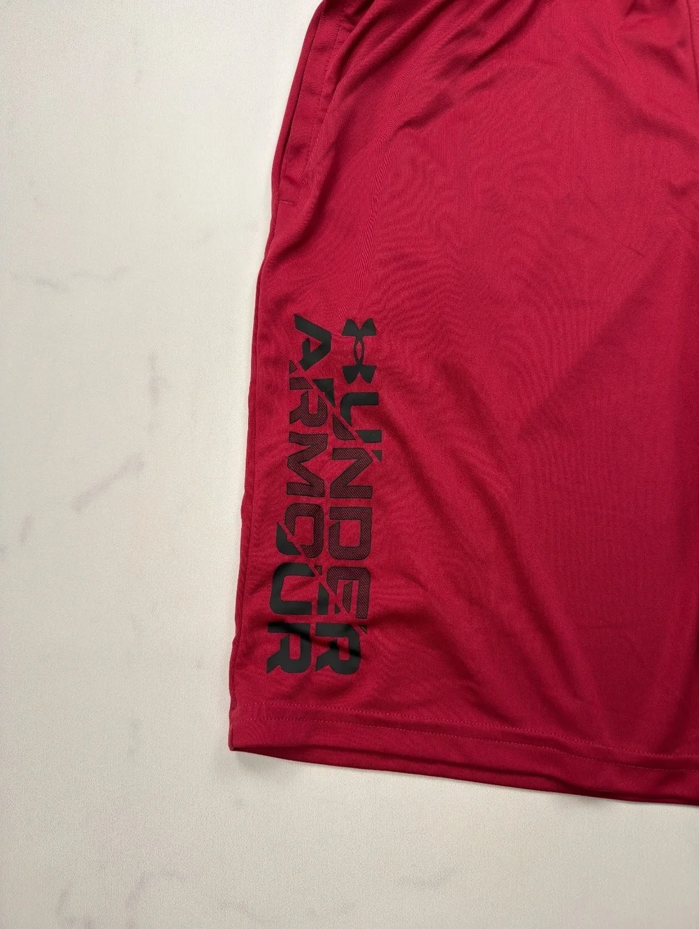 Under Armour Athletic Shorts Red Loose Fit - Boys XL
